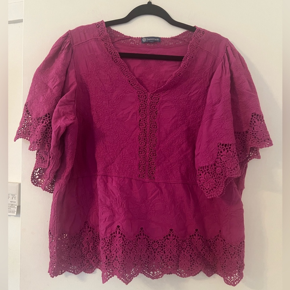 Democracy Fuchsia Crochet-Trim V-Neck Eyelet Blouse size 1X cotton (A201)